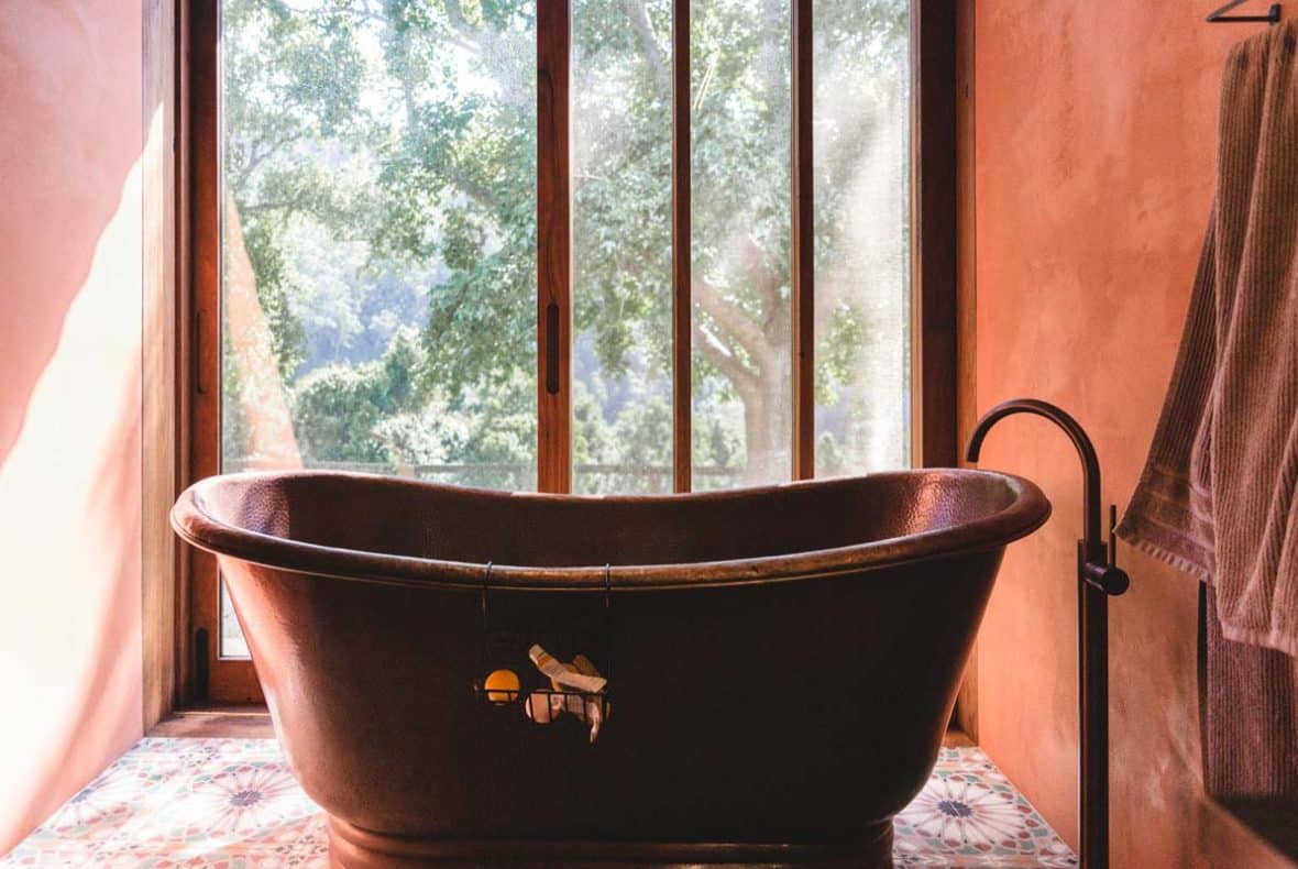 J2Build berry mountain house bathroom